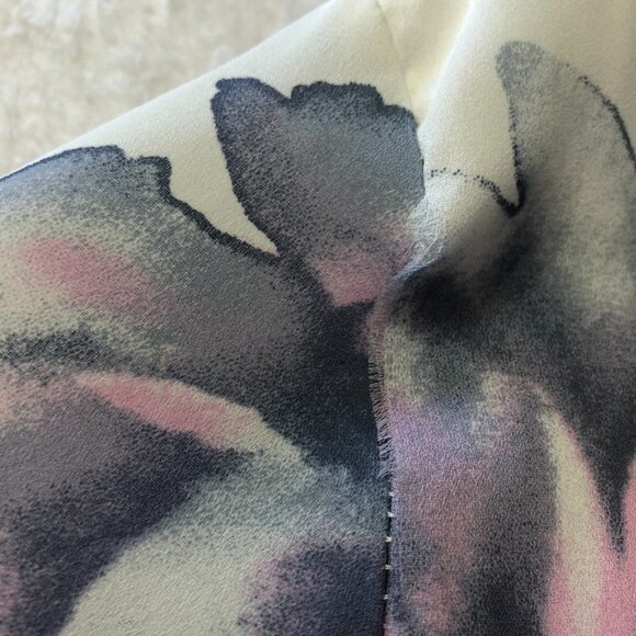 HONEY Belle Off White Floral Long Sleeve Flowy V Neck Top Size Large - Picture 7 of 13